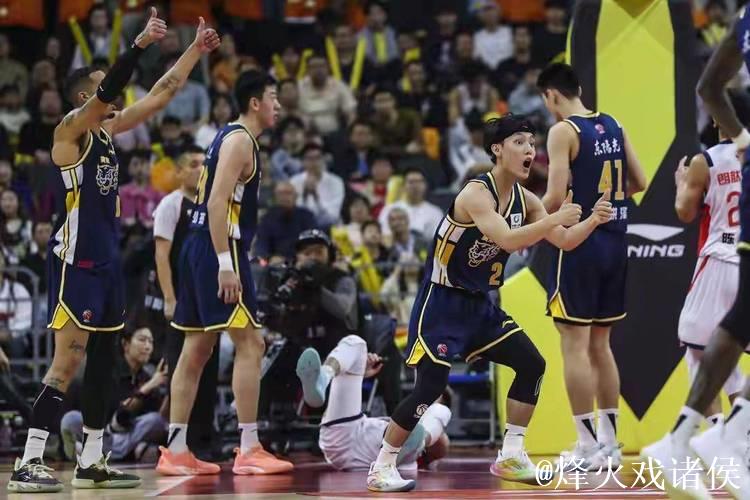 CBA-徐杰17+9萨林杰17+10 广东险胜广州97-94